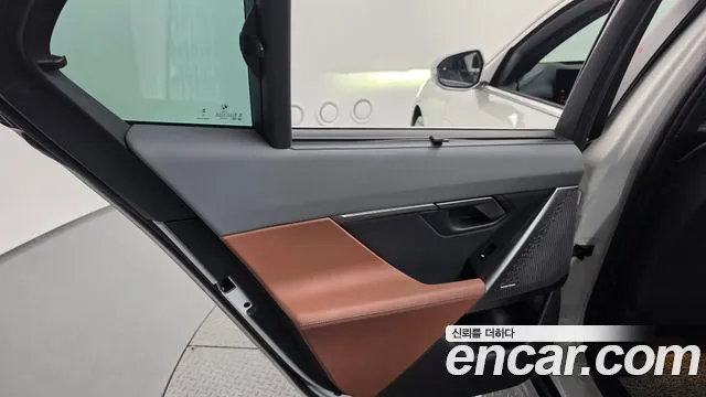 BMW 5 Series G60 — Фото автомобиля 14
