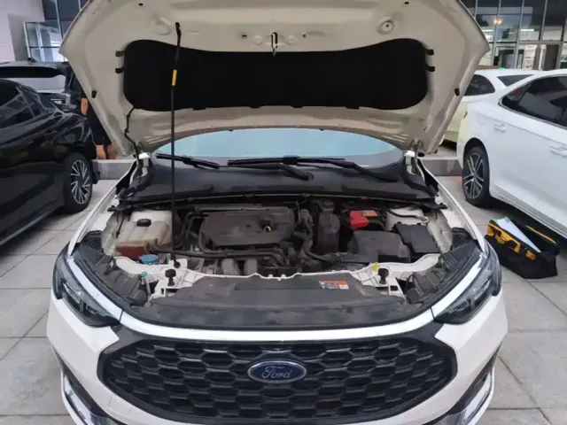 Ford Escort — Фото автомобиля 19