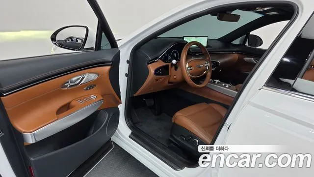 Genesis GV70 — Фото автомобиля 15