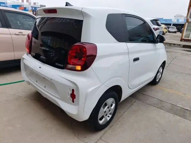 Roewe Clever — Фото автомобиля 4
