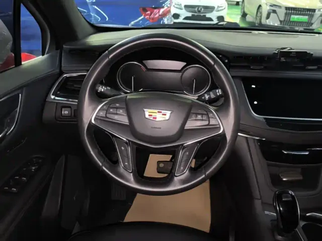 Cadillac XT5 — Фото автомобиля 10