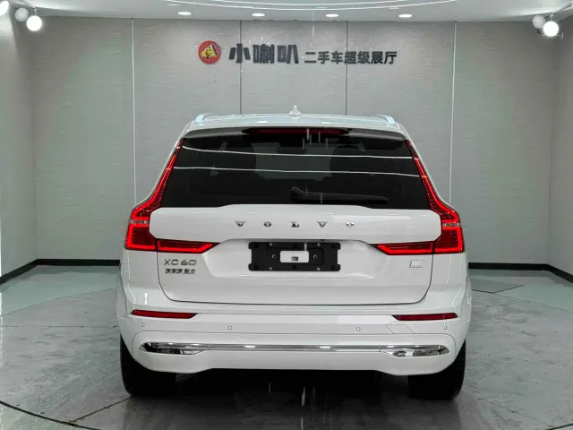 Volvo XC60 — Фото автомобиля 4