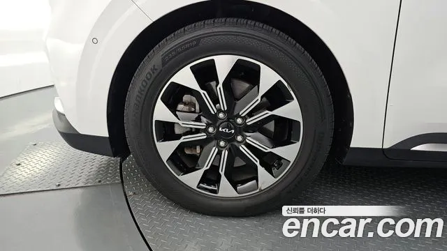 Kia Canival Carnival 4 поколение Бензин 7 мест Signature — Фото автомобиля 5