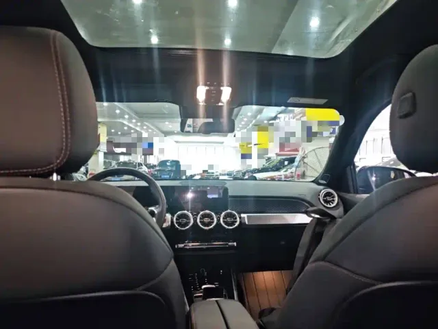 Mercedes-Benz GLB AMG — Фото автомобиля 17