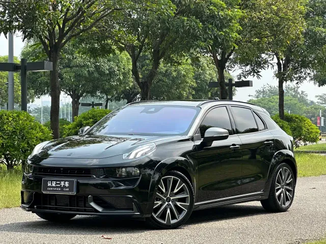 Фотография автомобиля — Lynk & Co 02 Hatchback