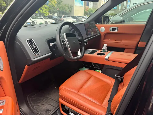 Li Auto L9 — Фото автомобиля 4