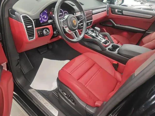 Porsche Cayenne — Фото автомобиля 11
