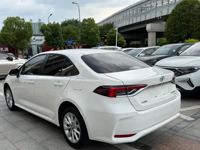 Toyota Corolla — Фото автомобиля 9