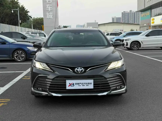 Toyota Camry — Фото автомобиля 2