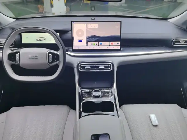 Geely Galaxy Stellar 6 — Фото автомобиля 12
