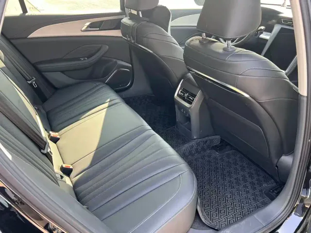 Hongqi H5 — Фото автомобиля 28