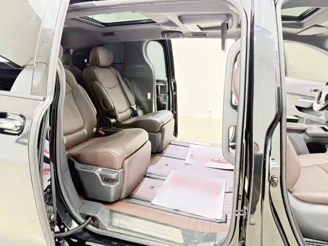Toyota Sienna — Фото автомобиля 20