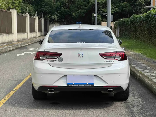 Buick Regal — Фото автомобиля 7