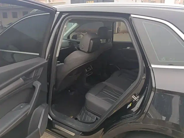 Audi Q5L — Фото автомобиля 11