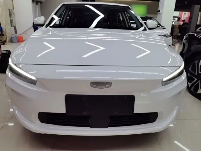 Geely Geometry A — Фото автомобиля 2