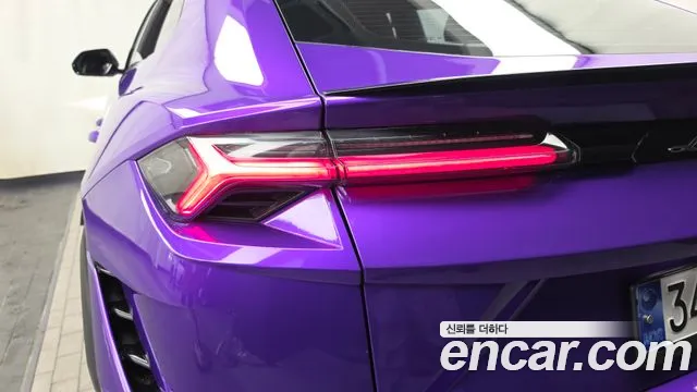 Lamborghini Urus — Фото автомобиля 23