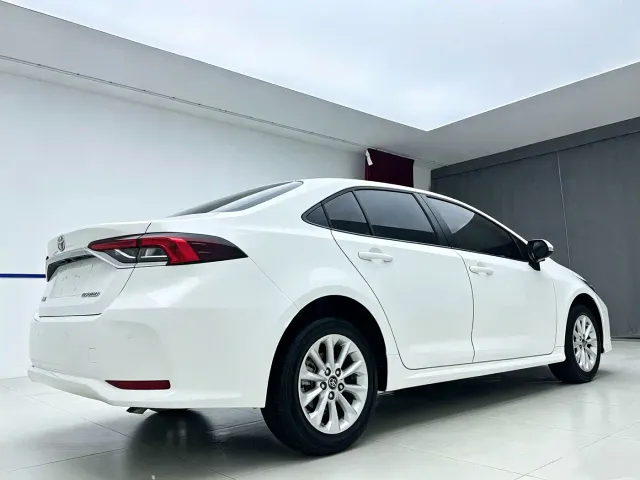 Toyota Corolla — Фото автомобиля 6