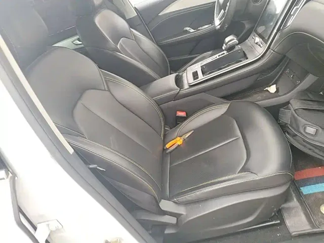 Roewe i6 MAX EV — Фото автомобиля 24
