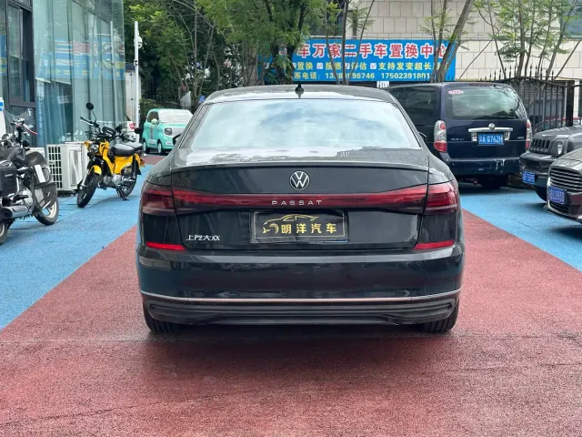 Volkswagen Passat — Фото автомобиля 4