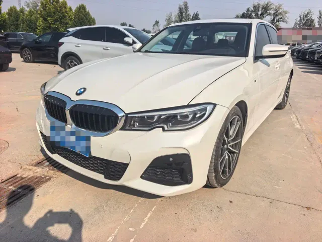 Фотография автомобиля — BMW 3 Series