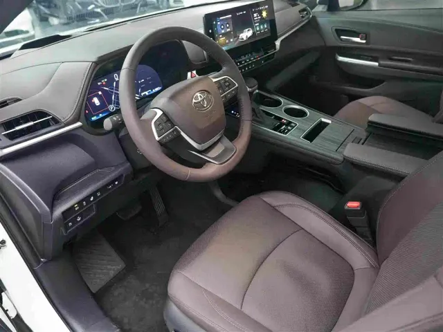 Toyota Granvia — Фото автомобиля 8