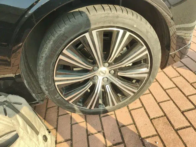 Volvo S90 — Фото автомобиля 24