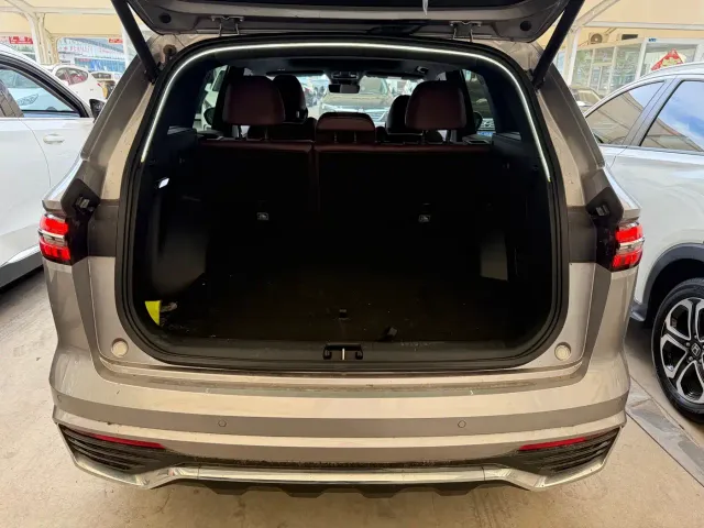 Geely Xingyue L — Фото автомобиля 4