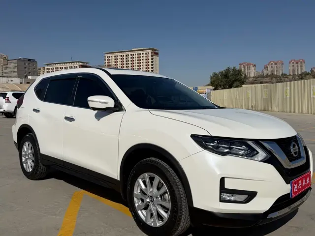 Nissan X-Trail — Фото автомобиля 3