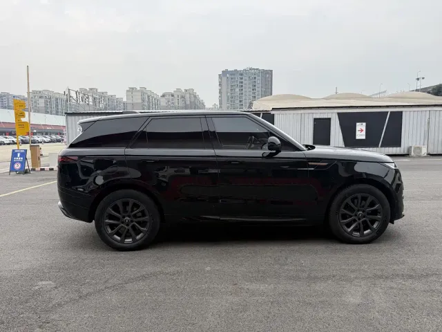 Land Rover Range Rover Sport — Фото автомобиля 4