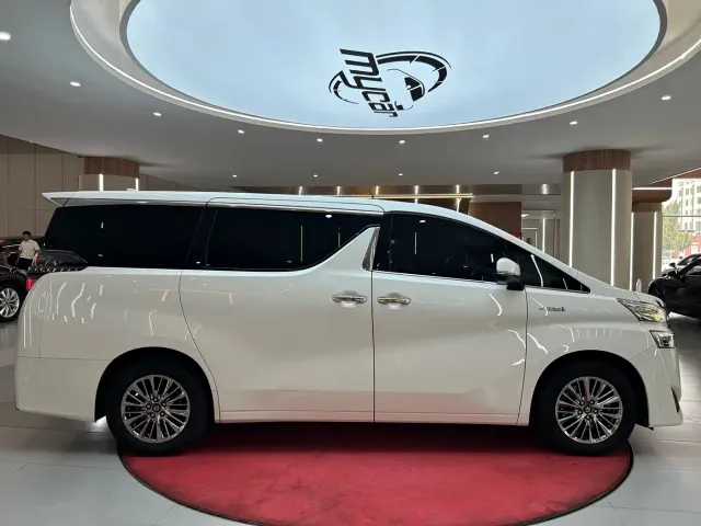 Toyota Vellfire — Фото автомобиля 4