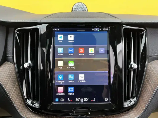Volvo XC60 — Фото автомобиля 24