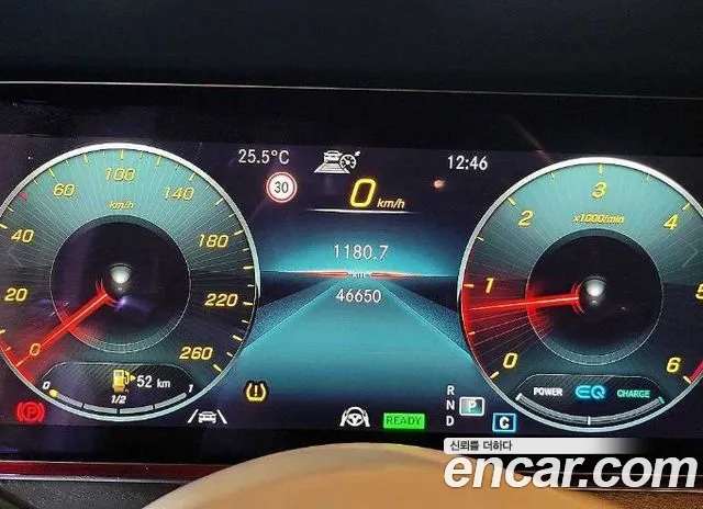 Mercedes-Benz E-Class — Фото автомобиля 9