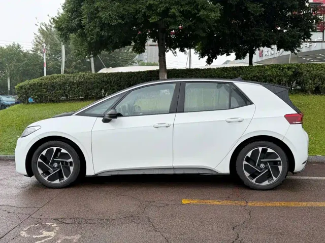 Volkswagen ID.3 — Фото автомобиля 3
