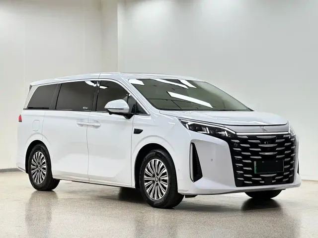 BYD Xia — Фото автомобиля 3