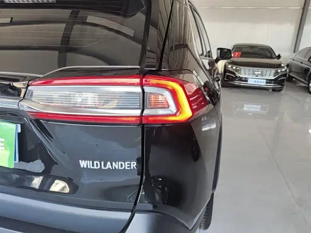 Toyota Wildlander — Фото автомобиля 7