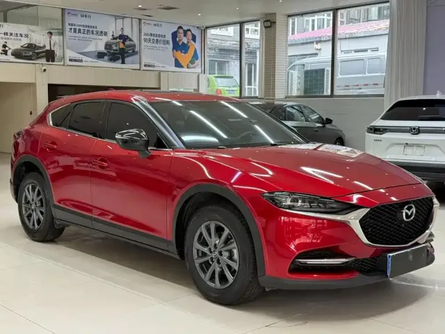 Mazda CX-4 — Фото автомобиля 3
