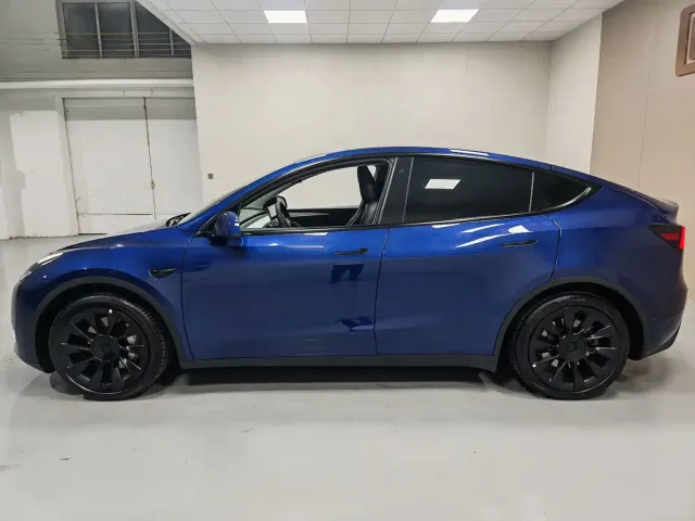 Tesla Model Y 2022 Facelift Rear-Wheel Drive Version — Фото автомобиля 16