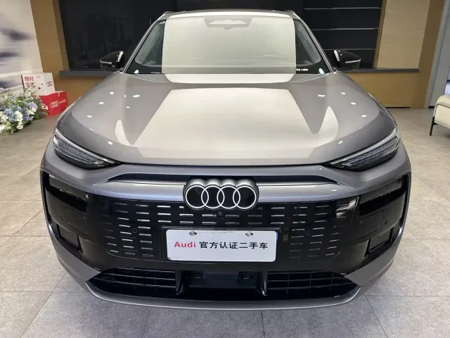 Audi Q6L e-tron — Фото автомобиля 2