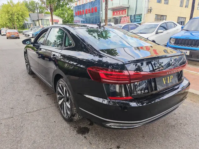 Volkswagen Passat — Фото автомобиля 7