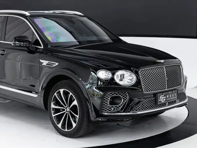 Bentley Bentayga — Фото автомобиля 18