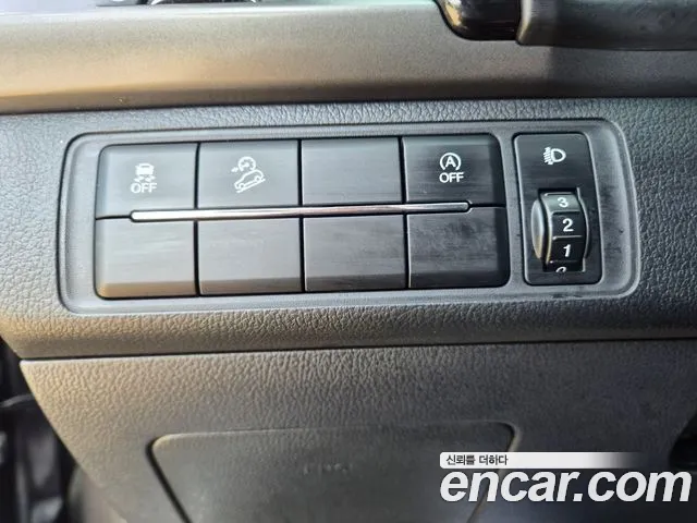 KG_Mobility_Ssangyong Rexton Новый Rexton Sport Khan Дизель 2.2 4WD — Фото автомобиля 17