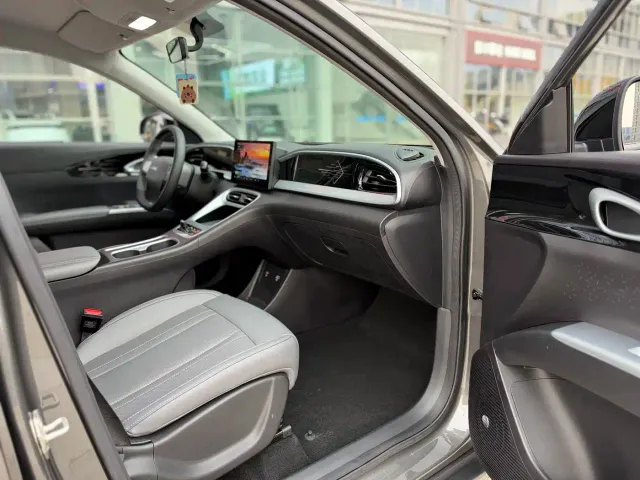 Geely Starry Wish — Фото автомобиля 16
