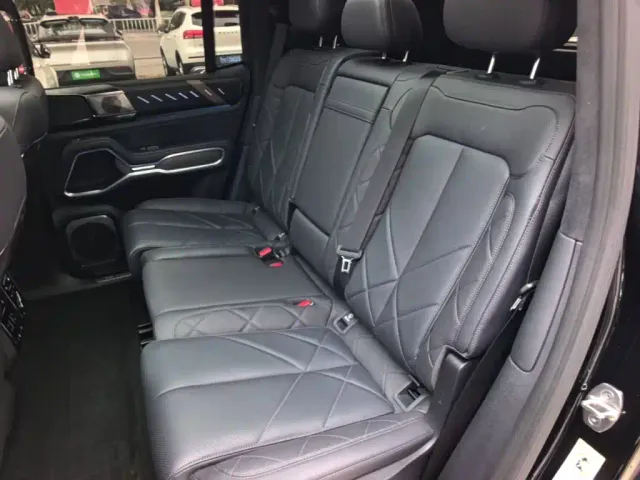 BYD FangChengBao Leopard 8 — Фото автомобиля 16