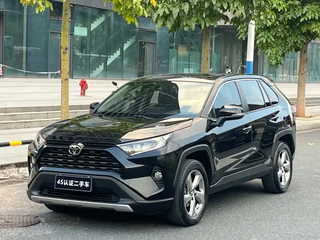 Фотография автомобиля — Toyota RAV4