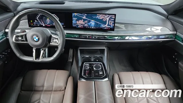 BMW 7-Series 7 серия (G70) 740i sDrive M Sport — Фото автомобиля 5