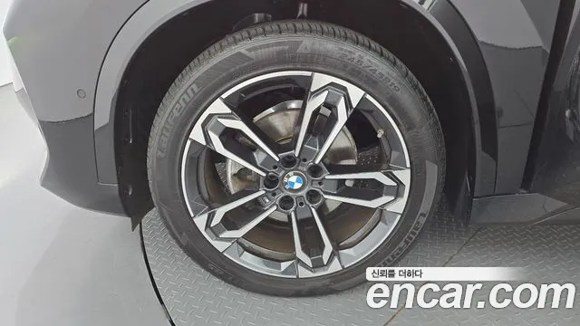 BMW X1 sDrive 20i M Sport — Фото автомобиля 3
