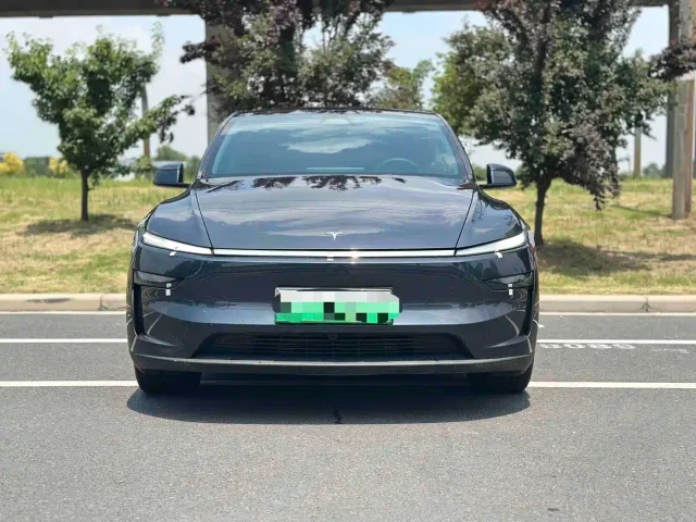 Tesla Model Y — Фото автомобиля 2