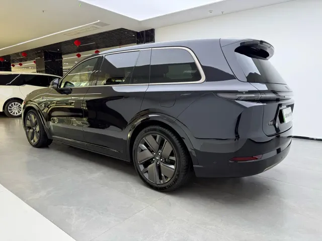Li Auto L9 — Фото автомобиля 9