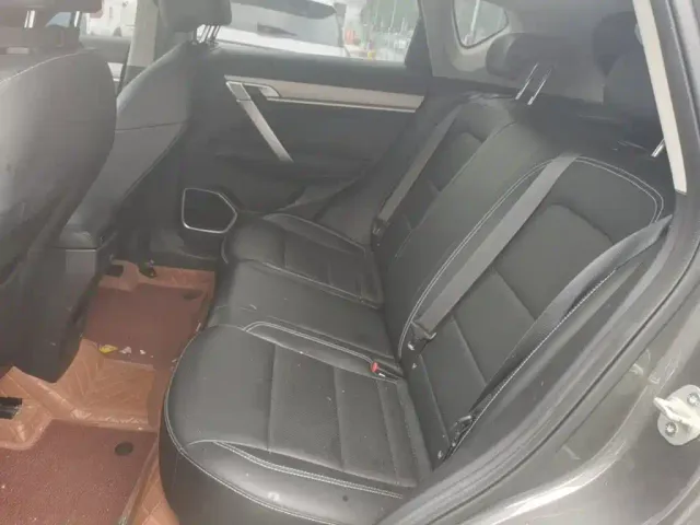 Geely Binyue — Фото автомобиля 16