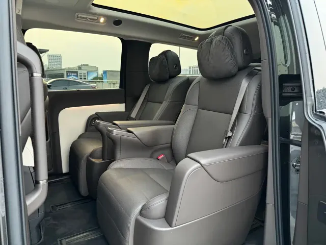 Li Auto MEGA — Фото автомобиля 10